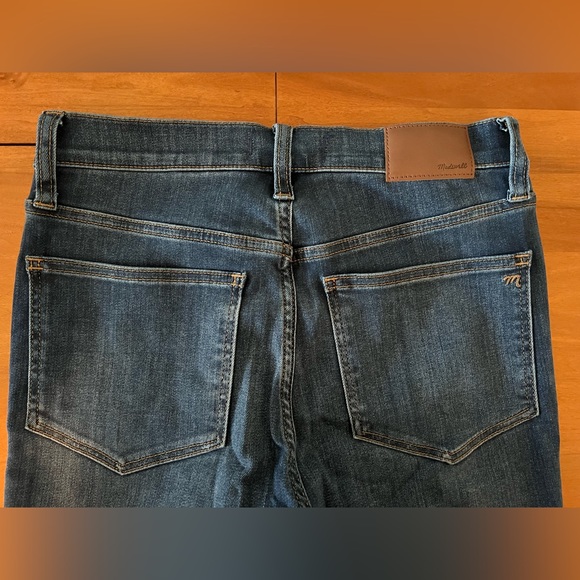 Madewell 10" High-Rise Skinny Jeans in Danny Wash: TENCEL Denim. Size 27. - Picture 9 of 11